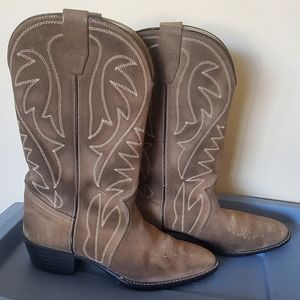 Brown "Cowboy" style boots. Size 9, brown with tan stitching.